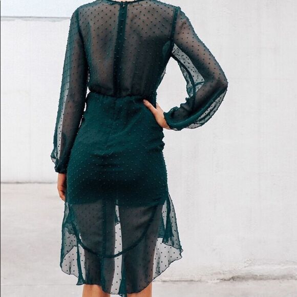 ✨HP✨Simplee Ruched Detail Dip Hem Swiss Dot Dress✨ - Picture 5 of 6